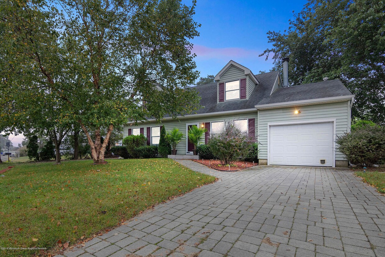 Primary Photo - 41 Kettle Creek Dr