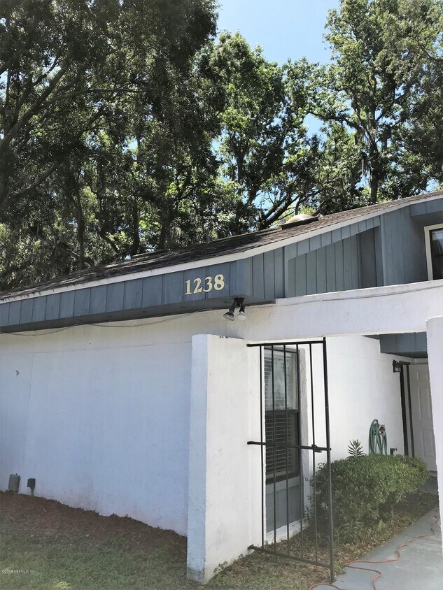 1238 Mayport Landing Cir, Atlantic Beach, FL 32233 House Rental in