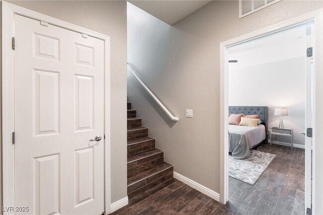 Building Photo - 11375 Ogden Mills Dr