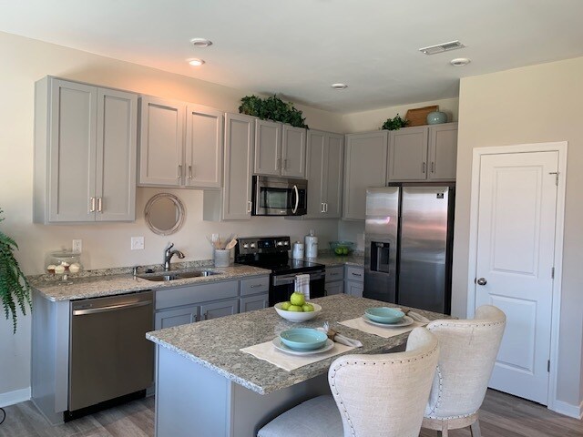 Foto del edificio - 5124 Berkley Mill Dr
