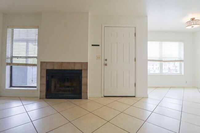 Foto del edificio - 2433 E 87th St