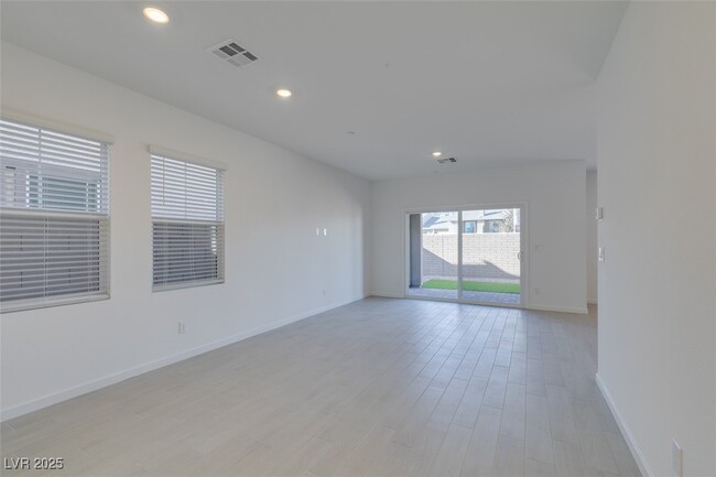 Building Photo - 405 Isla Enclave Wy