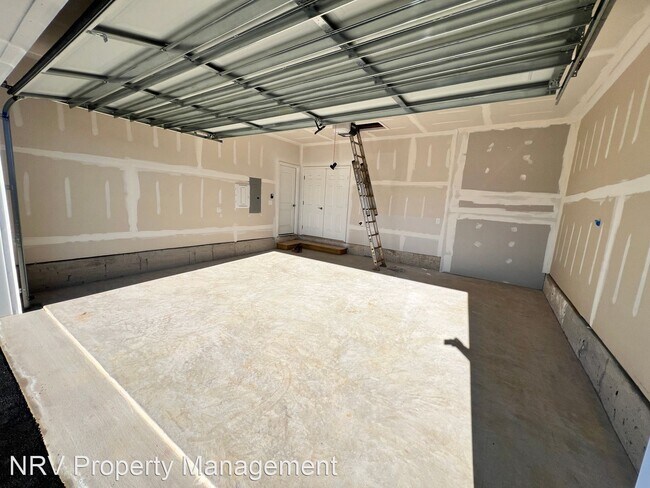 Foto del edificio - 3 br, 2 bath House - 5016 Forsythia Place