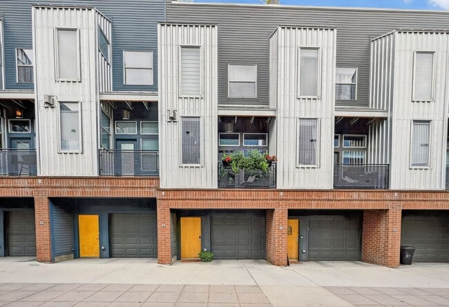 Building Photo - 2680 Blake St