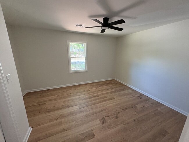 Foto del edificio - NEW CONSTRUCTION HOME AVAILABLE AUGUST 2026!