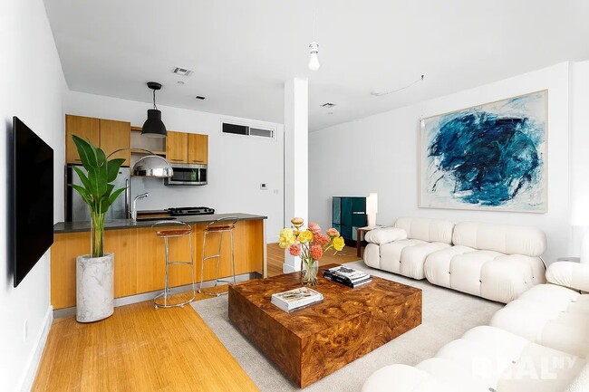 Building Photo - 177 Concord St