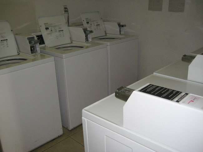 Building Photo - 14500 SW 88th Ave