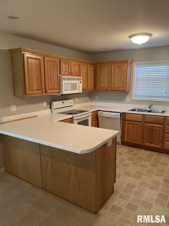 Foto del edificio - 934 West Trailcreek Drive