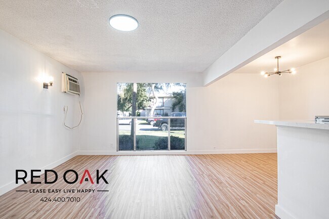 Foto del edificio - Spacious, Bright and Completely Remodeled ...