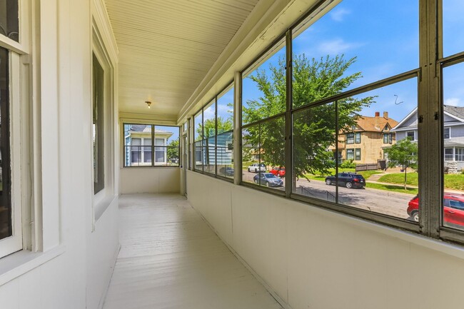 Building Photo - 884 Iglehart Ave