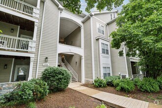 Building Photo - 1708 Lake Shore Crest Dr