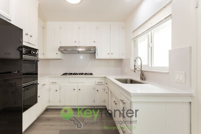 Foto del edificio - Bright & Beachy One-Bedroom Condo in San C...