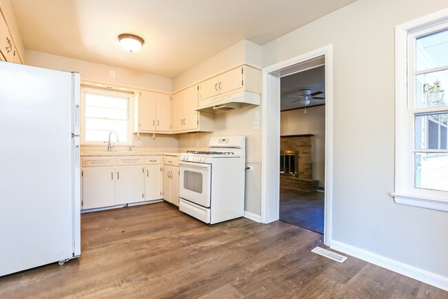 Building Photo - 3815 Idlewild Ave