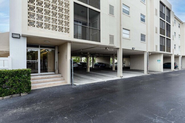 Building Photo - 1601 S Flagler Dr