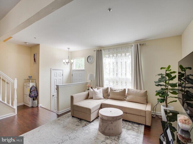 Foto del edificio - 8716 Pine Meadows Dr