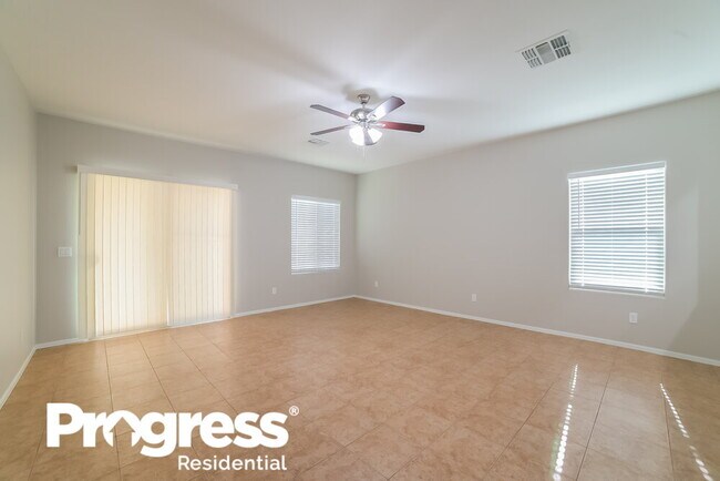 Foto del edificio - 19284 W Woodlands Ave
