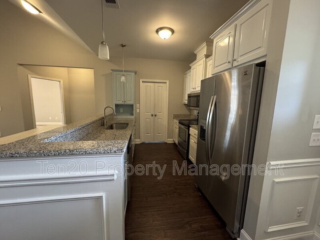 Building Photo - 16 Vineyard Dr