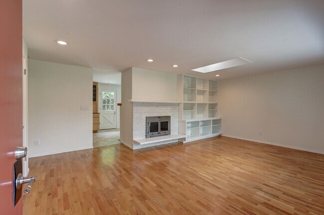 Foto del edificio - 2327 248th Ave SE