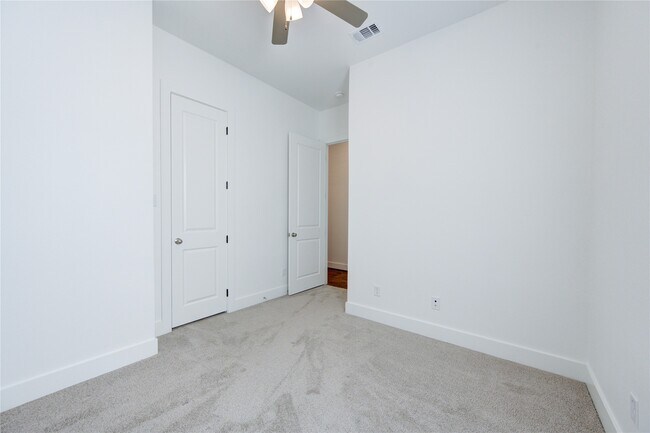 Foto del edificio - 8964 Zurcher Ln