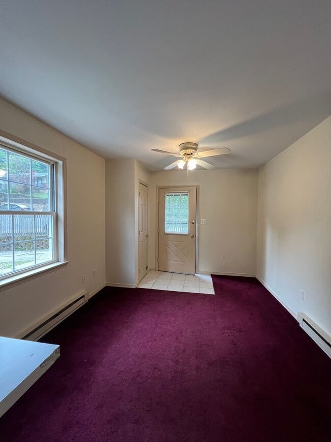 Building Photo - 527 Spruce St