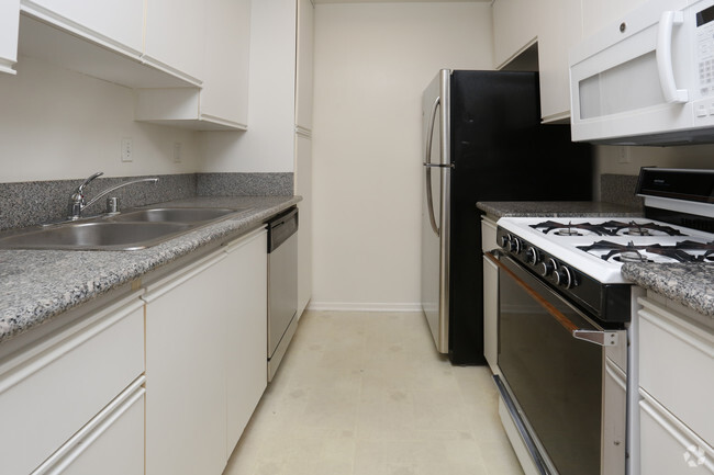 2BR, 2BA - 1160 SF - 10600 Wilshire - Short Term Available