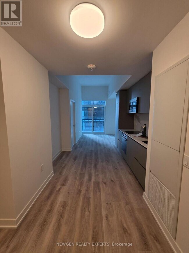 Photo du bâtiment - 120 Broadway Ave