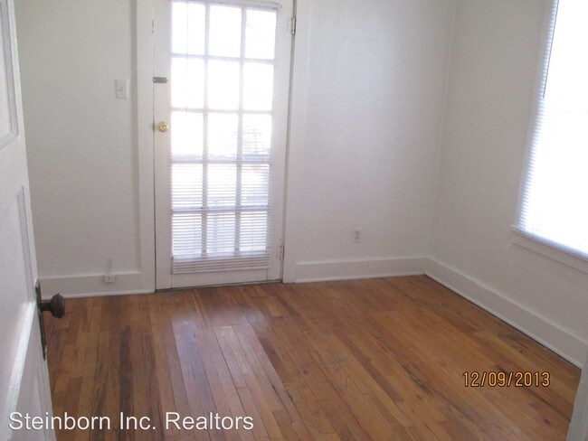 Building Photo - 129 E Fleming Ave