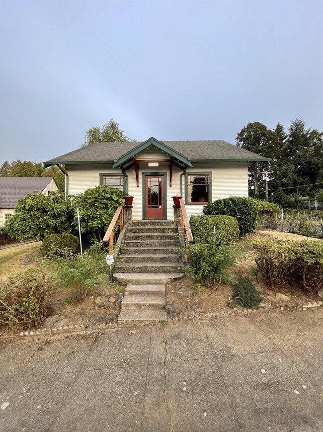 Building Photo - 1402 Jackson St