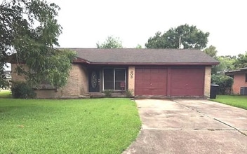 Building Photo - 303 34th St