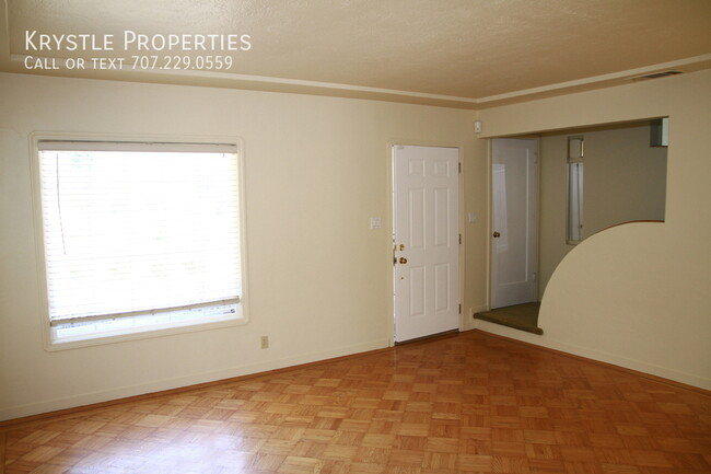 Foto del edificio - Coming soon! Lovely home on corner lot wit...