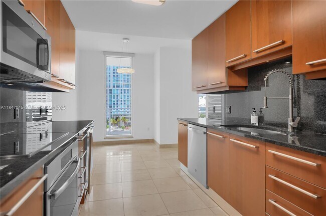 Foto del edificio - 901 Brickell Key Blvd