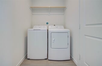 Building Photo - 9011 Cape Birdland Dr