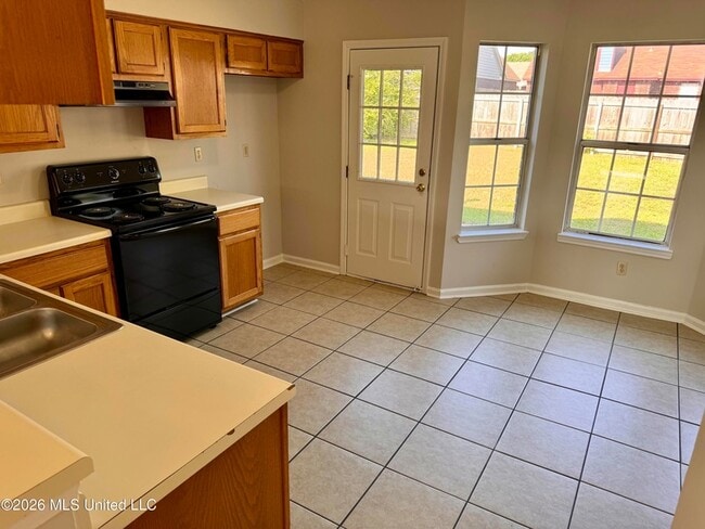 Building Photo - 7011 Hampton Dr