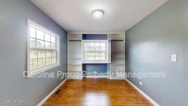 Building Photo - 741 Cindas Ln