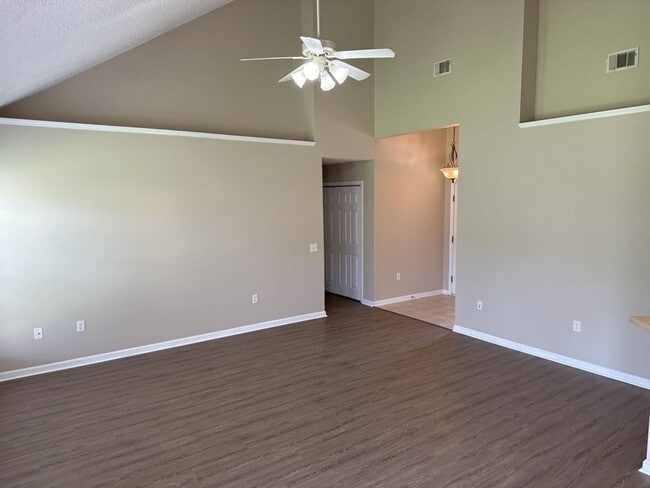 Building Photo - 99 Lancaster Way