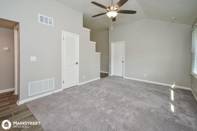 Building Photo - 5400 Wintergreen Rd, Louisville, KY 40272