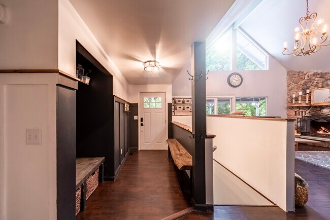 Building Photo - 3610 NE Old Belfair Hwy