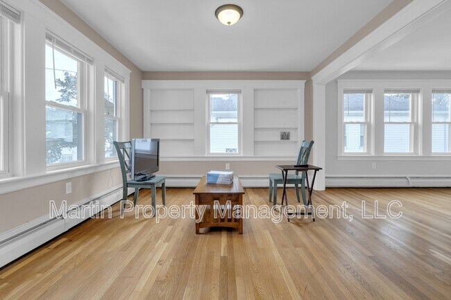 Building Photo - 6 Stirling St