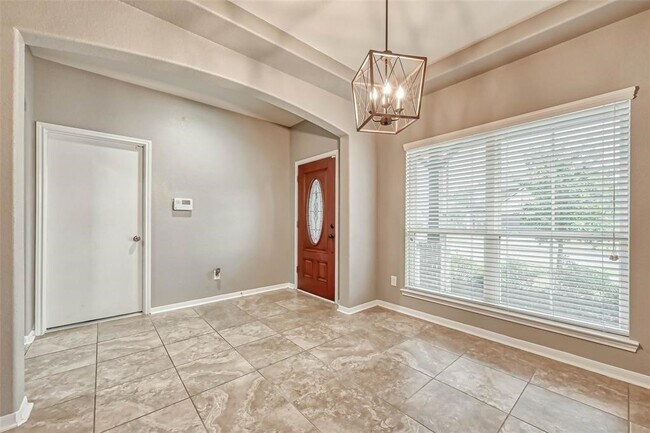 Building Photo - 2561 Magnolia Fair Way