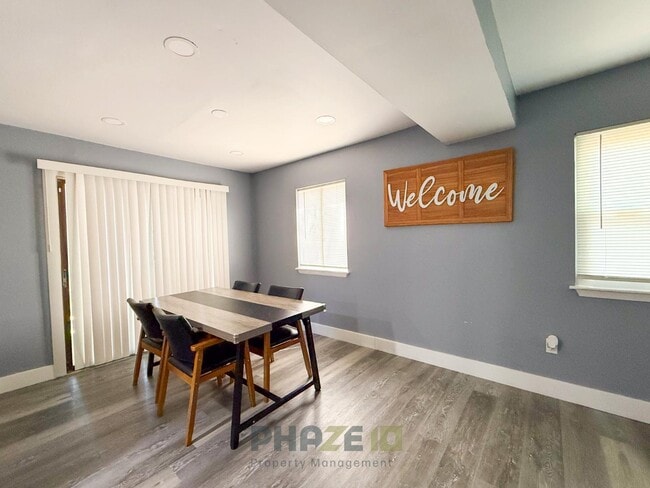 Foto del edificio - 9481 Cameldriver Ct