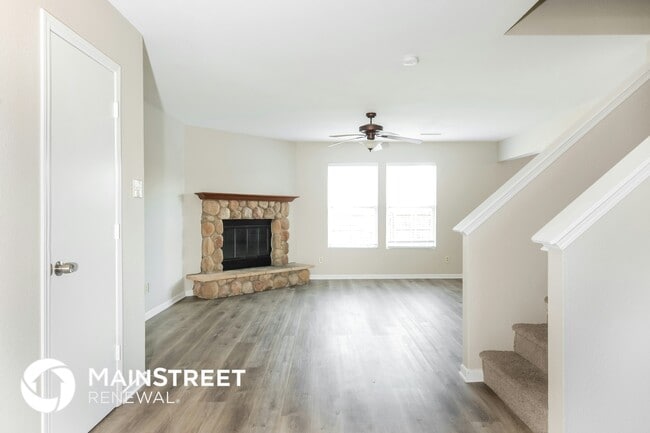 Building Photo - 3053 W Meadowbend Ln
