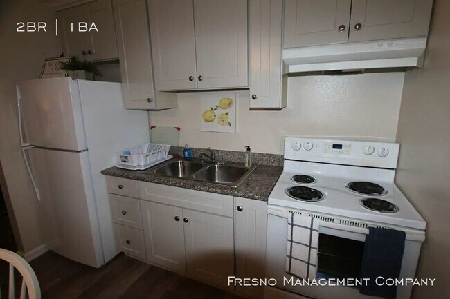 Building Photo - Immediate Move In Near Fresno State!!