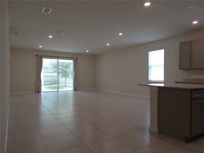 Foto del edificio - 7641 Syracuse Dr