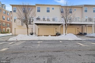 Building Photo - 942 Hall Station Dr