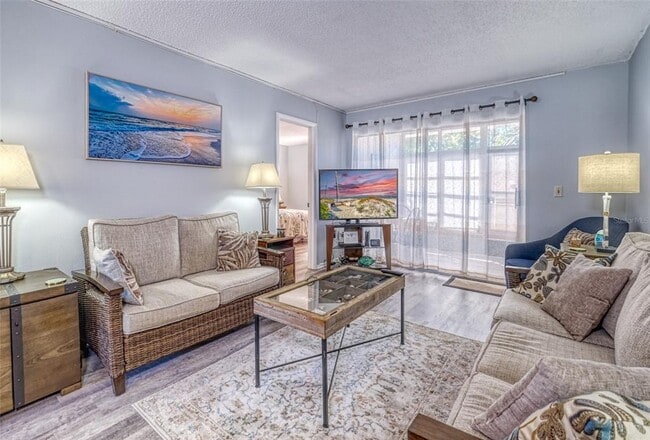 Foto del edificio - 13714 Mission Oaks Blvd