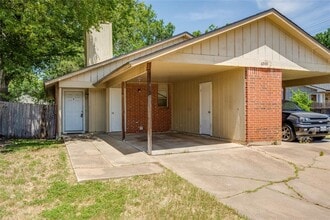 Building Photo - 6900 Branchwood Dr