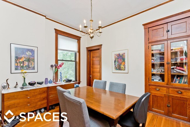 Foto del edificio - 1359 W Barry Ave