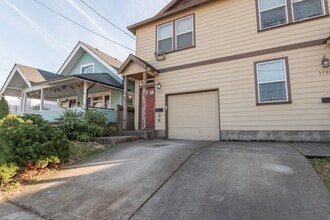 Building Photo - 5708 SE Gladstone St