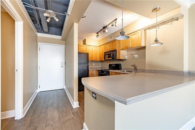 Foto del edificio - 2479 Peachtree Rd NE