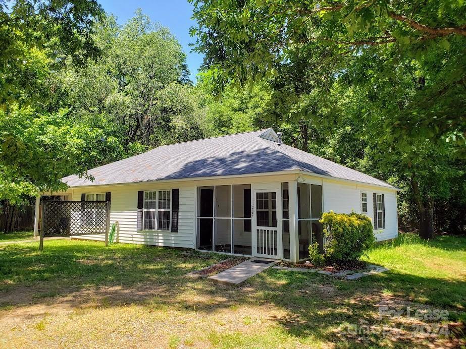 Primary Photo - 1207 Auten Rd